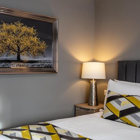 Roydon Marina Village Hotel ภายนอก รูปภาพ