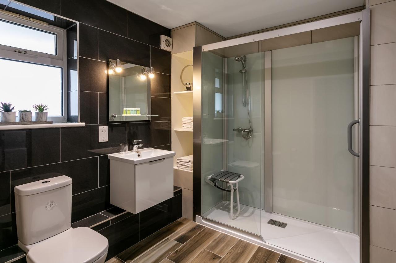 Roydon Marina Village Hotel ภายนอก รูปภาพ
