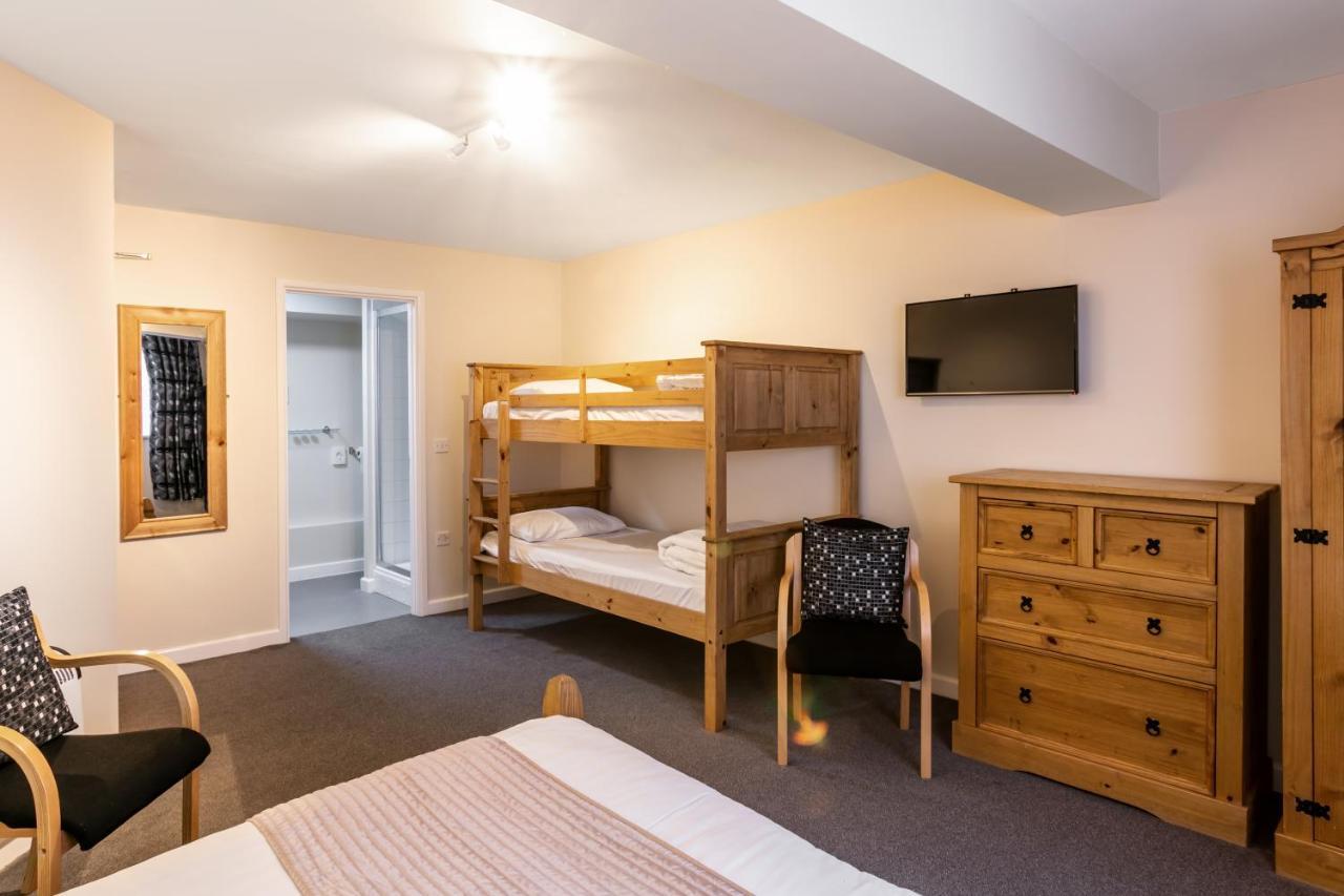 Roydon Marina Village Hotel ภายนอก รูปภาพ
