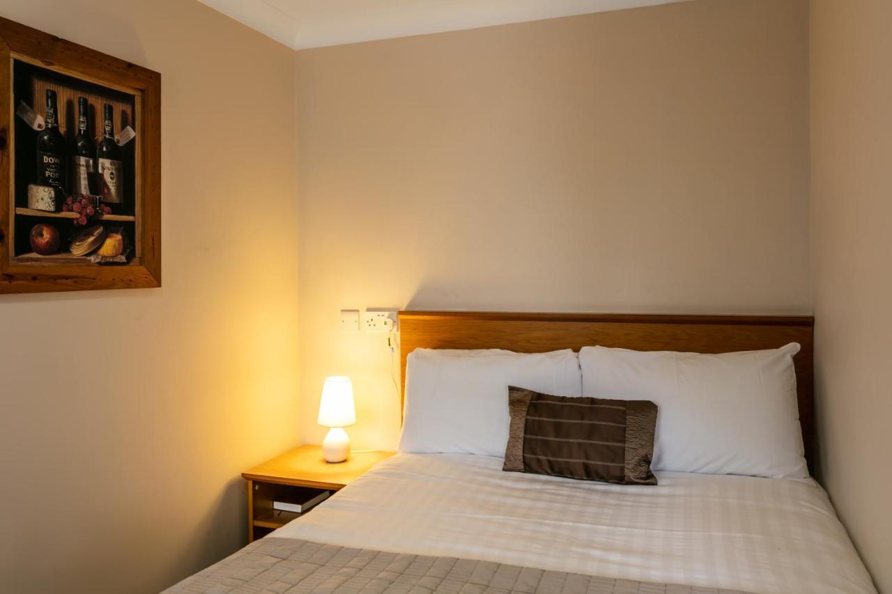 Roydon Marina Village Hotel ภายนอก รูปภาพ