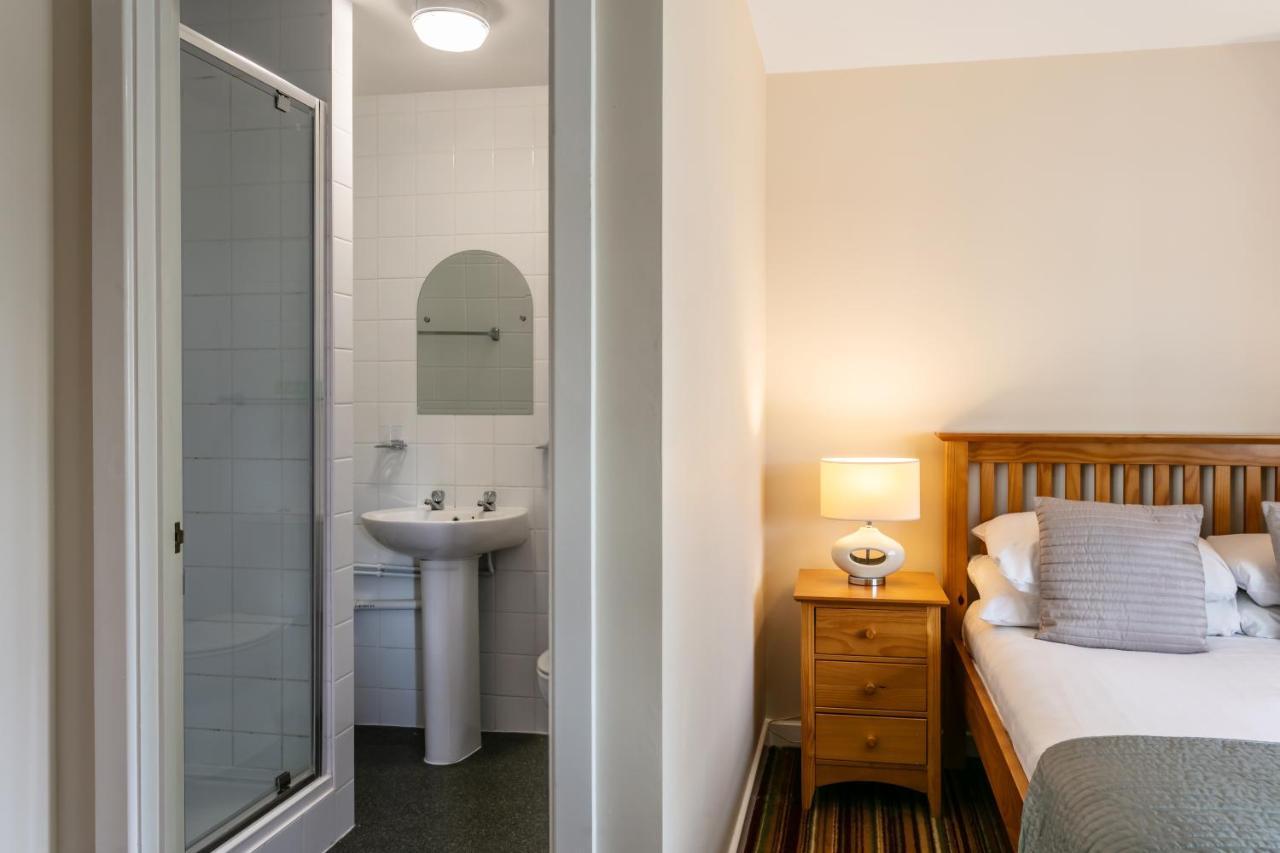 Roydon Marina Village Hotel ภายนอก รูปภาพ